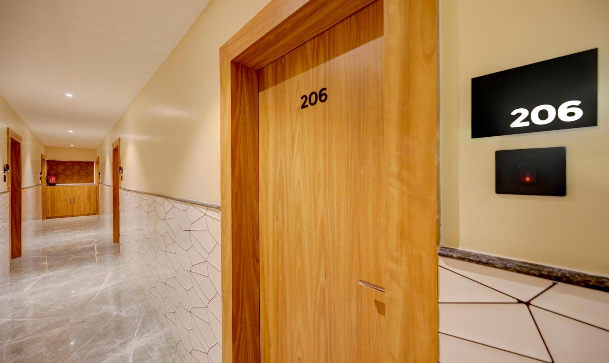 Treebo Aasma Downtown Hotel Bhuvanesvar Kültér fotó